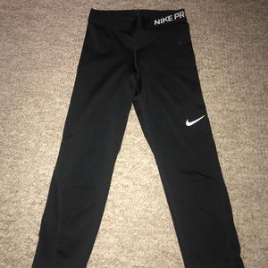Nike pro cropped leggings